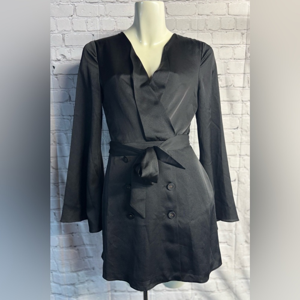 Women’s Small Finders Chic Black Wrap Dress
